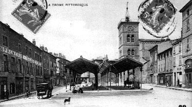 Les halles et le clocher de Saint-Jean du 12e siècle