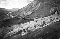 Coupure de la route nationale Aubenas-Privas par une coulée de terre au début du siècle